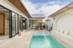 Modern Luxe 2BD w/Cinema + Pool
